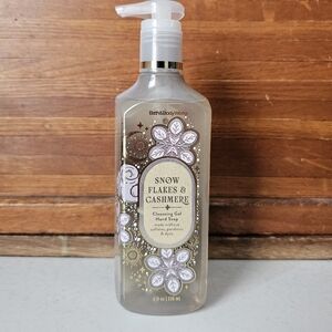 Bath & Body Works Snowflakes & Cashmere Gel Hand Soap
